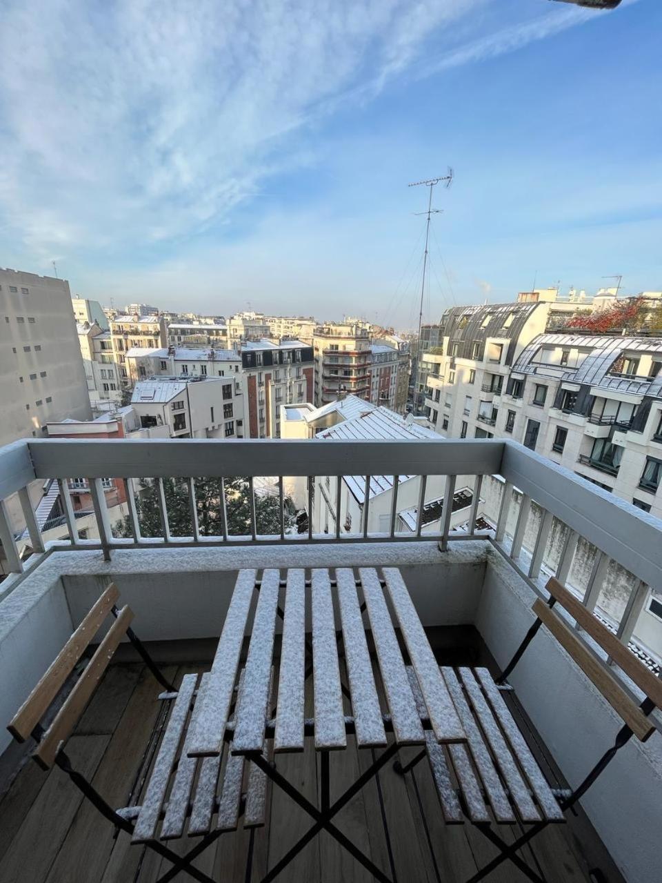 Paris Buttes Chaumont - Free Parking Exterior photo